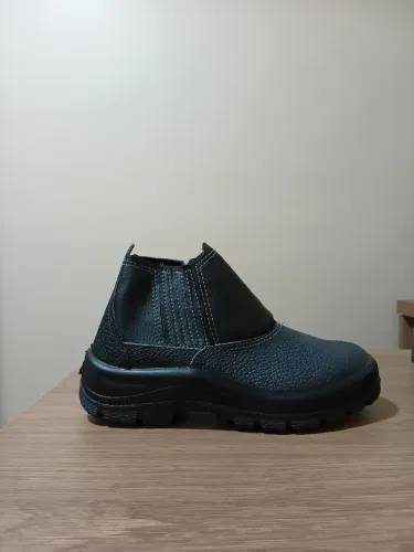 Bota bico de Aço