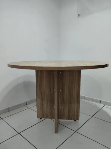 Mesa de Madeira Redonda