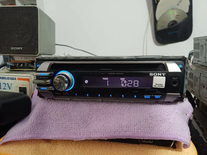 Sony cdx 377x ( NÃO TEM USB NEM BLUETOOTH)