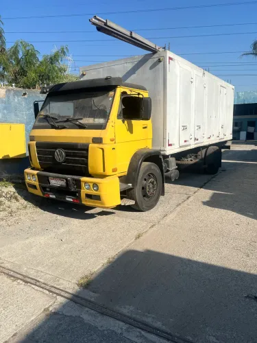 Caminhão Volks 12140