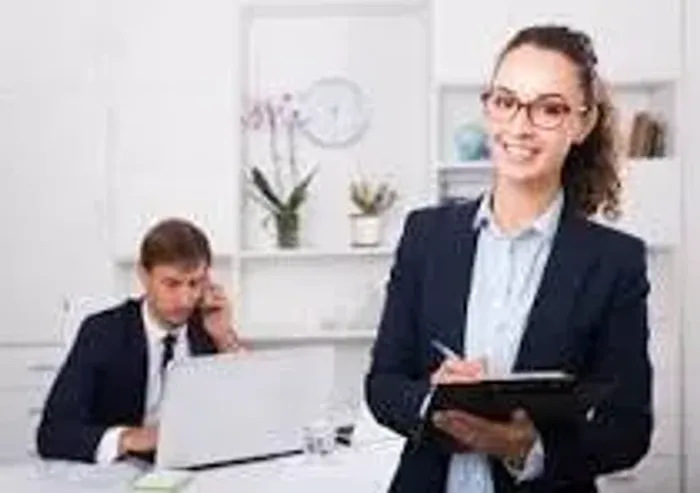 Contrata-se Auxiliar Administrativo