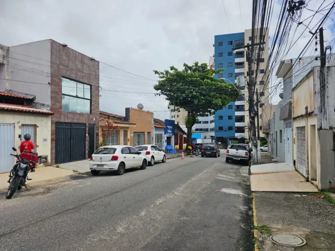 Alugo casa próximo ao CESMAC