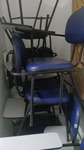 Cadeiras para aula.