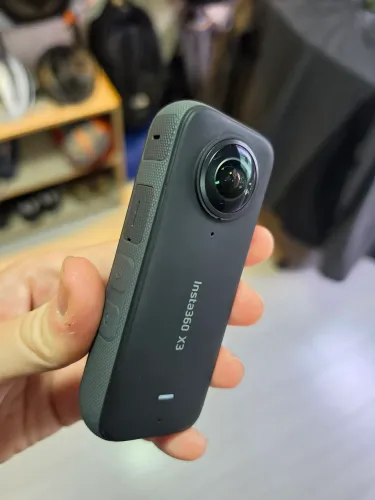 Combo Câmera Insta 360 X3 + Bastão + Cartão de memória