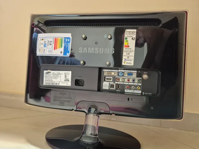 TV Samsung P2270HN 22 polegadas. 