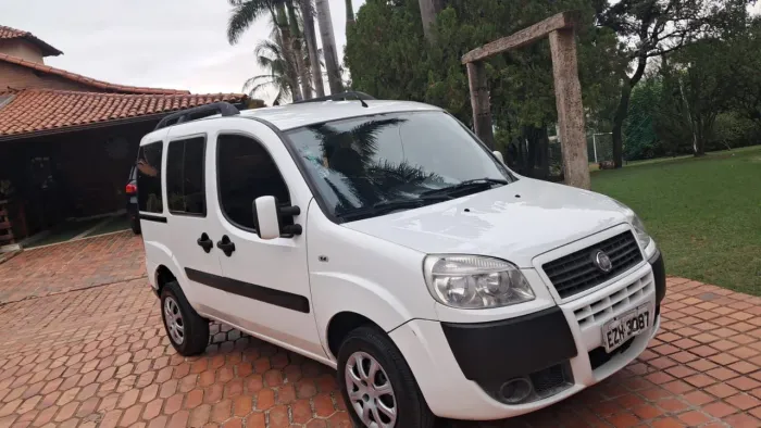 Fiat Doblo Attractive 1.4 Fire Flex 8V 5P 2012