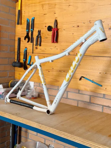 Quadro Caloi Two Niner - Aro 29 - Over - Tamanho 19