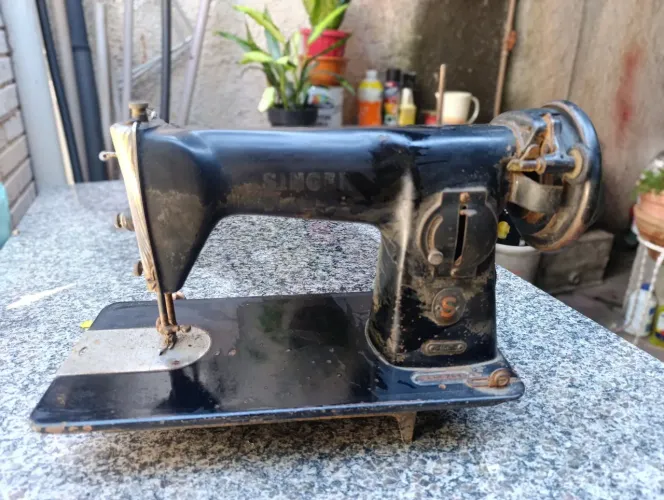 Máquina de costura para decoração