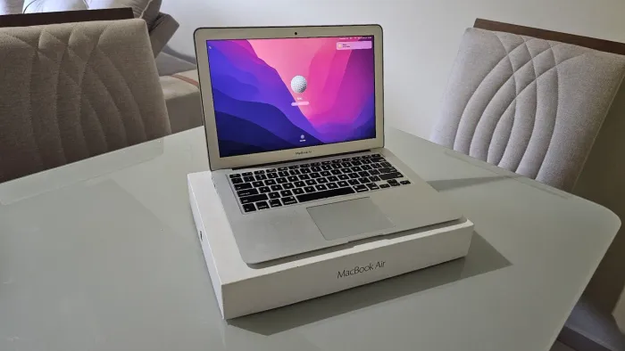 Macbook air 2017 i5 8gb 120gb