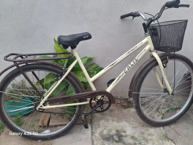 Bicicleta nova pouco dias de uso