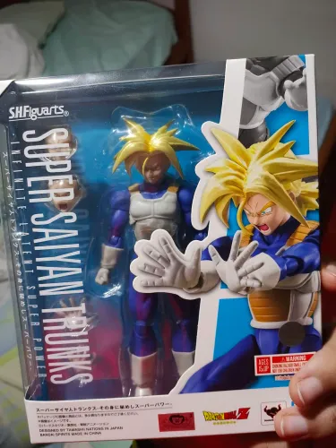 Super Saiyajin Trunks S.h Figuarts Bandai