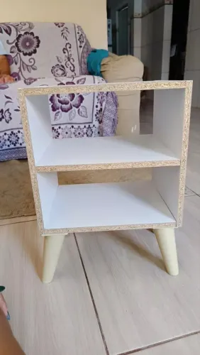 Mesa de Cabeceira Retrô Compacta com Nicho para Quarto Sala Casal ou Solteiro Palma