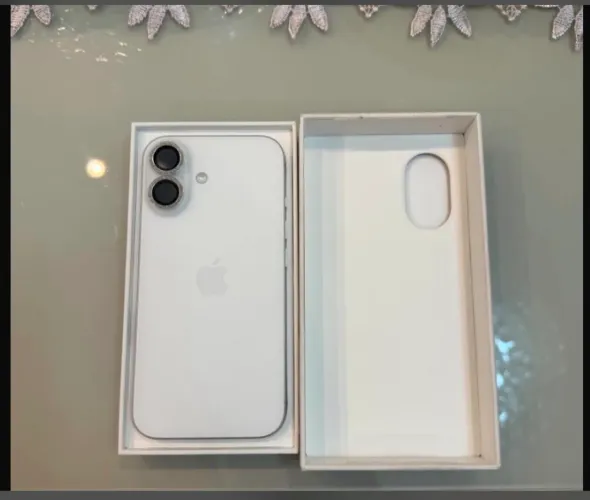 iPhone 16