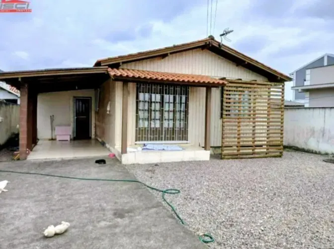 Boa casa de 2 dormitórios com. garagem e terreno de 360 metros