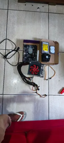 Kit de peça de PC queima de estoque semi-novo tudo por 250 reais