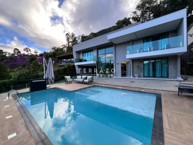 Casa em Condomínio à venda, 5 quartos, 5 suítes, 5 vagas, Comary - Teresópolis/RJ