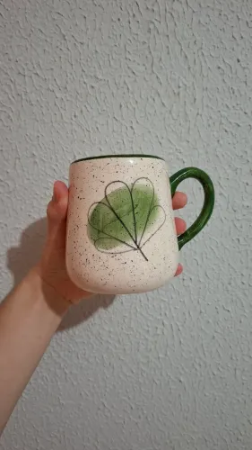 Caneca de cerâmica pintada à mão 500ml
