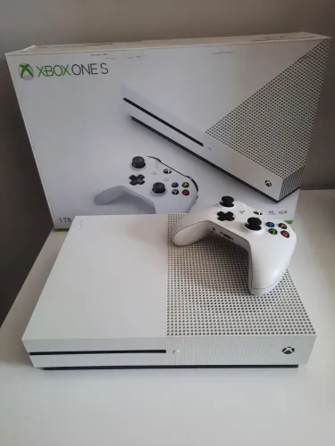 Xbox One S 1TB na caixa - Aceito cartão