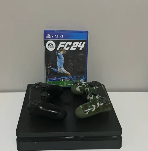 PS4 em ótimo estado, funcionando perfeitamente.