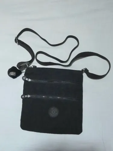 Bolsa Kipling Original Preta Transversal 3 Zíperes + Chaveiro Macaco