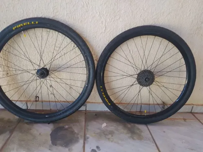 Par de Rodas Aro 29 + Pneus Pirelli Phantom Street Novos