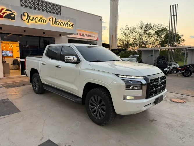 Mitsubishi TRITON HPE-S 2.4 CD 4X4 TB Diesel Aut. 2026