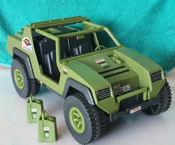 Jeep verde (Comandos em ação - Estrela)