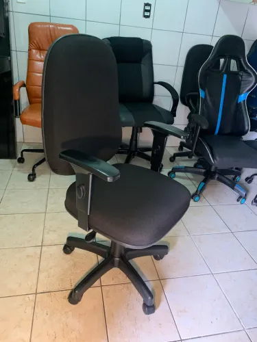 Cadeira reformada de presidente 