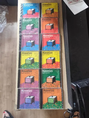 Doze cds coleção Novelas Super Sucessos por R$50.00 todos