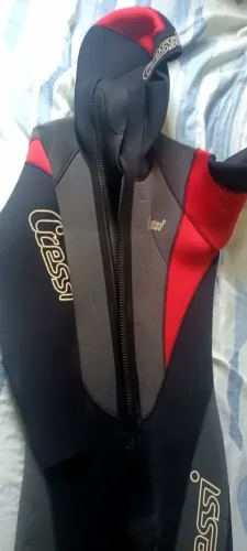 Roupa de Neoprene.