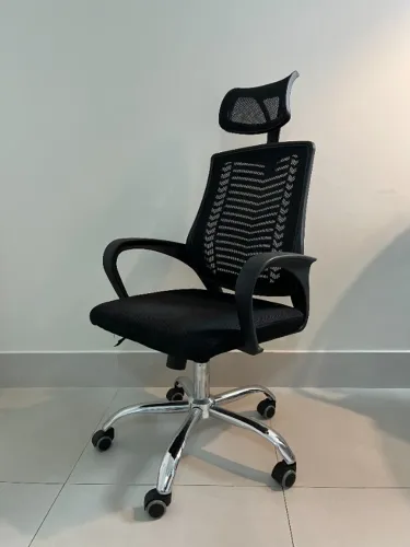 Cadeira de escritório preta