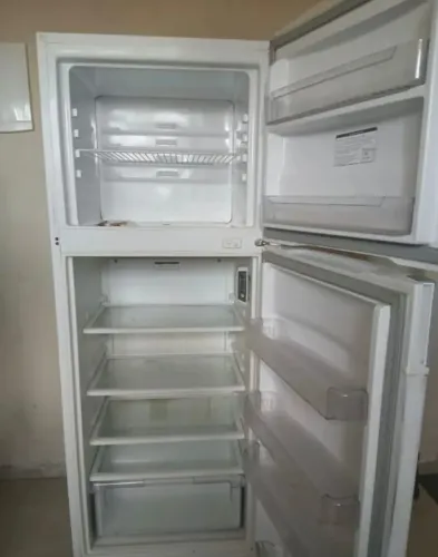 GELADEIRA EM PERFEITO ESTADO PRA IR EMBORA LOGO ESTOU DOANDO
