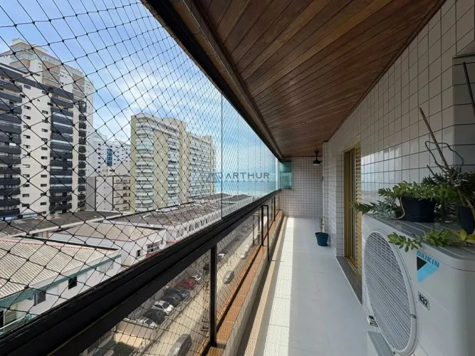 Apartamento à venda em Praia Grande no Canto do forte com 3 quartos