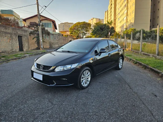 Honda Civic Sedan LXS 1.8/1.8 Flex 16V Aut. 4P 2012