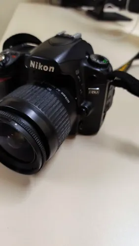 Camara Nikon D80 mais lente 28-80mm