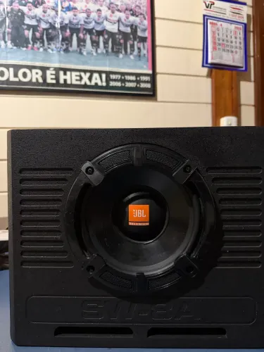 Vendo caixa selada da JBL amplificada