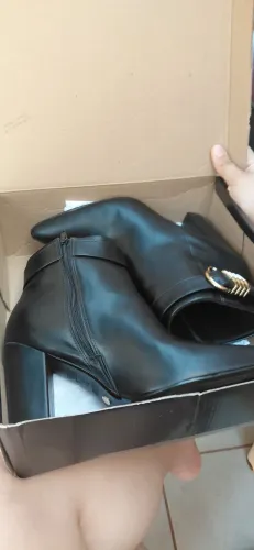 Vende-se bota da Vizzano nova, tam 39. Obs: foi usada só 1 vez