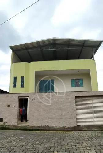Imóvel para venda possui 120 metros quadrados com 4 quartos em Centro - Rio Pomba - MG