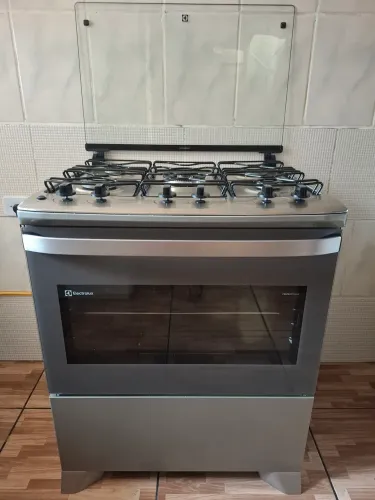 FOGÃO 5 BOCAS ELECTROLUX INOX - APENAS 06 MESES DE USO