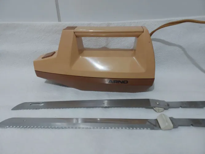 Faca Elétrica Arno Marrom/bege 2j Lâminas 110v