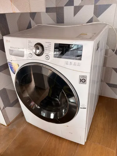 Lava e Seca LG WD11WP6 11kg/6kg - Funciona, porém com defeito na drenagem
