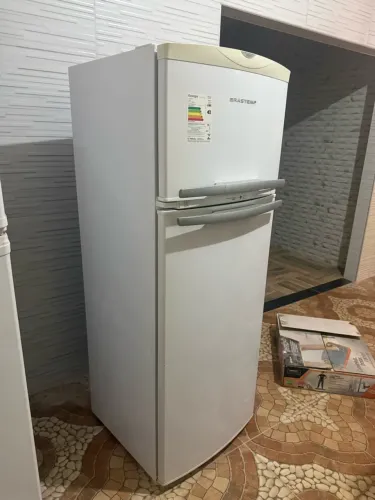 Geladeira Brastemp , Clean 260 litros. 800 reais.