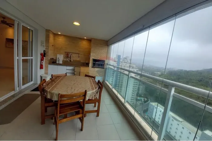 Apartamento a venda com 3 dorm. Varanda Gourmet em Condominio Clube na Praia das Astúrias,
