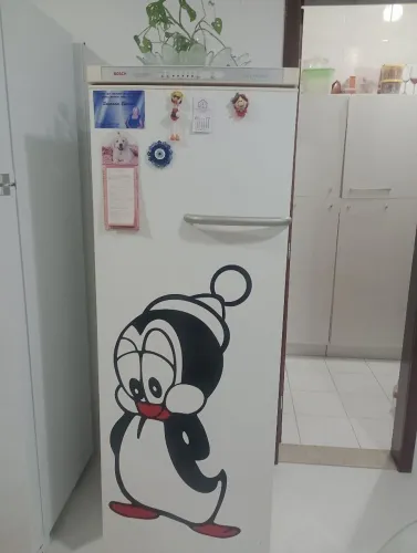 Vendo frizzer Bosch toda conservada, só não está gelando.