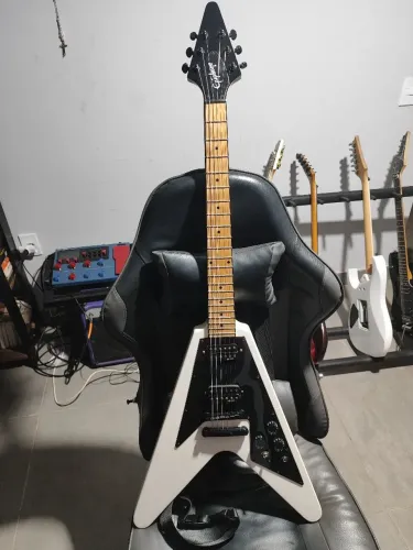 Epiphone flyng v negative séries rara e limitada 