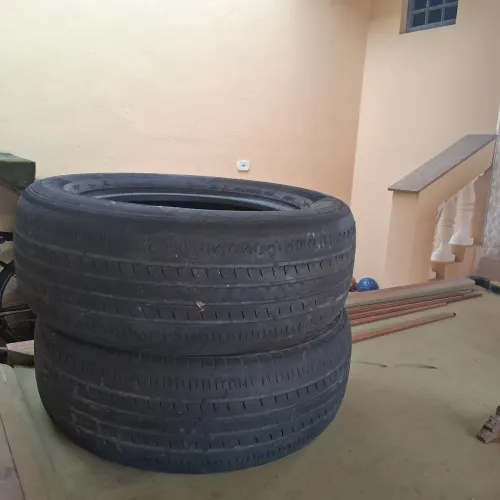 Vendo par de pneu 265 60 18 