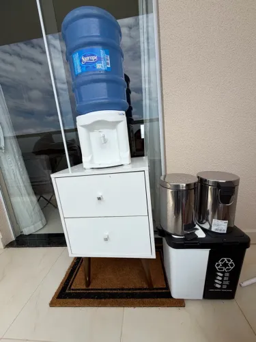 Criado +lixeira+tapete de porta