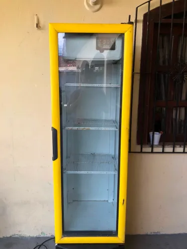 Expositor Vertical Refrigerado 1 Porta - Geladeira Comercial - Ótimo Preço