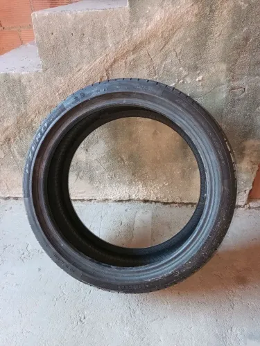 Pneu de carro
