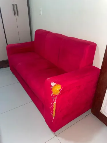 Vende-se um sofá
